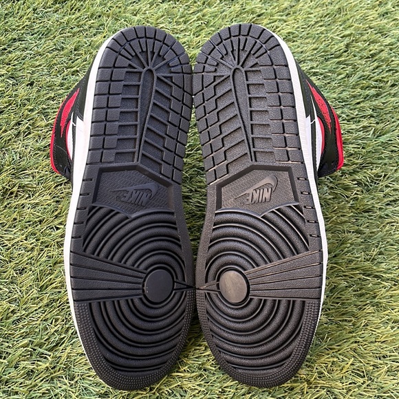 Air Jordan 1 Mid main image 4